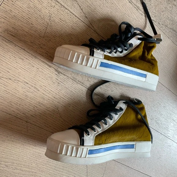 Carven TEXTURED HI-TOP SNEAKERS - Picture 8 of 13